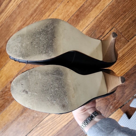 Request black peep toe stacked wood heels - Picture 5 of 8